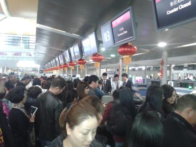 Auf dem Weg nach Hongkong - so steht in Europa keiner am Flughafenschalter an